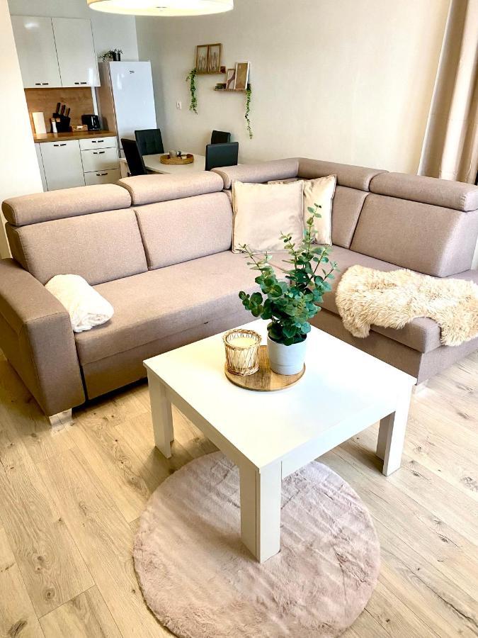 The Elite Suite Downtown A/C & Garage Parking Bratislava Luaran gambar