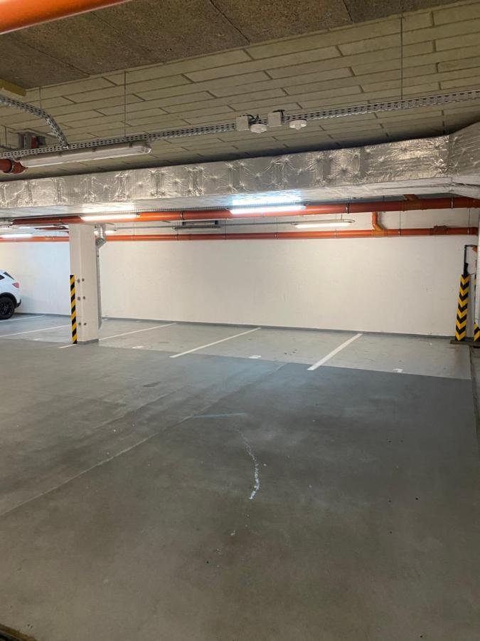 The Elite Suite Downtown A/C & Garage Parking Bratislava Luaran gambar