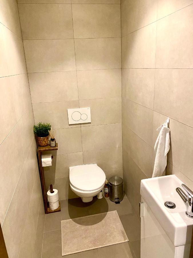 The Elite Suite Downtown A/C & Garage Parking Bratislava Luaran gambar