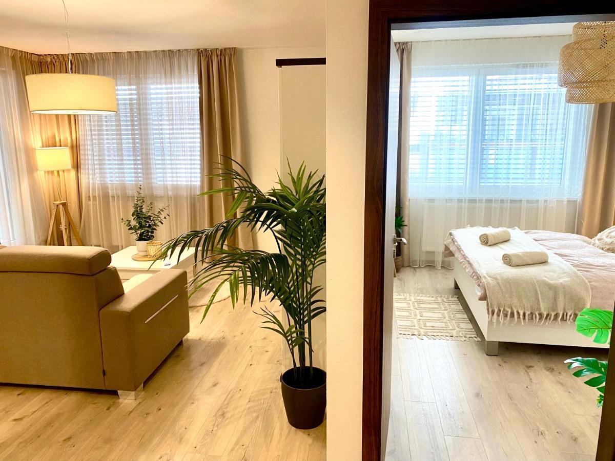 The Elite Suite Downtown A/C & Garage Parking Bratislava Luaran gambar